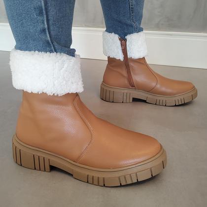 Imagem de Bota Forrada com Lã Feminina Pilar Tratorada Firezzi