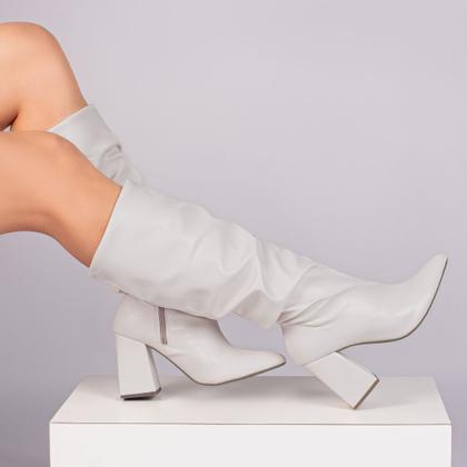 Imagem de Bota Franzida com ziper lateral interno e salto grosso de 9cm