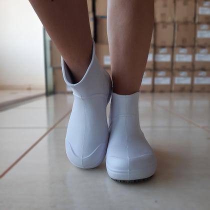 Imagem de Bota Industrial EPI Profissional Antiderrapante Da SoftWorks Para Trabalho Limpeza C.A. 37.390 BB85