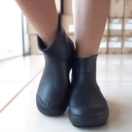 Imagem de Bota Profissional SoftWorks Antiderrapante Light Boot Para Trabalho Com Cano Curto Em EVA BB85