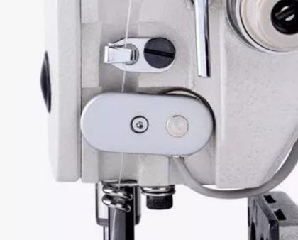 Imagem de BOTONEIRA E TRAVETE ELETRÔNICO p/ Tecidos Médios e Leves c/ Kit de Pregar Botão JK-T1900BSK