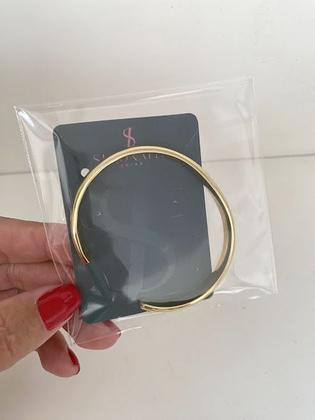 Imagem de Bracelete Ajustável Luxuoso  Semijoia Feminina com Design Ousado e Elegância Atemporal  Simonatto