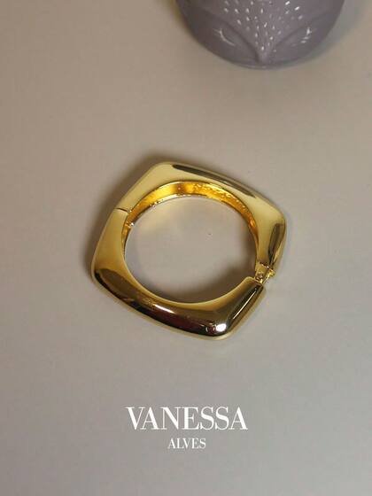Imagem de Bracelete Designer Quadrado Dourado Pulseira de Aço inoxidável com Fecho de Mola