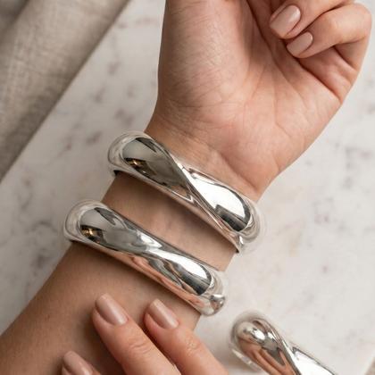 Imagem de Bracelete liso ondulado - Banhado em ródio