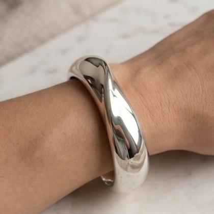 Imagem de Bracelete liso ondulado - Banhado em ródio