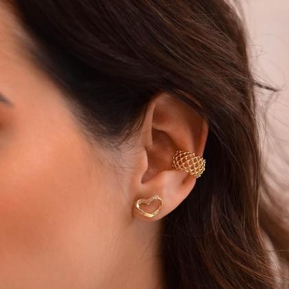 Imagem de Brinco Coração Torcido com Zircônia Banhado a Ouro 18K