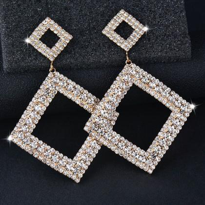 Imagem de Brinco de Festa Feminino Brilhoso Dourado Strass Luxuoso