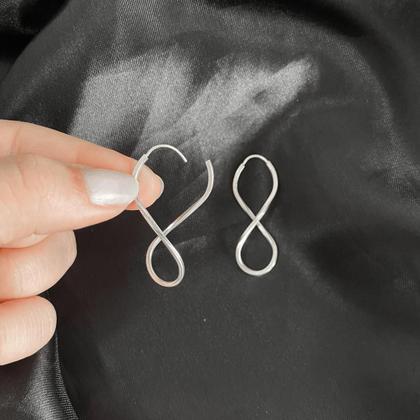 Imagem de Brinco Infinito argola Média Prata 925 4cm oito inteira moda