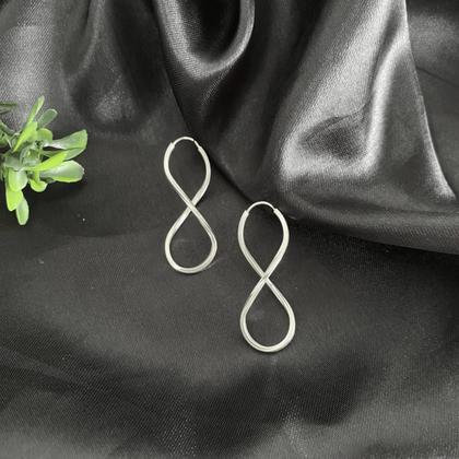 Imagem de Brinco Infinito argola Média Prata 925 4cm oito inteira moda