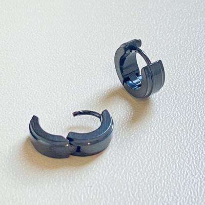 Imagem de Brinco Mini Argola Preta Pequena em Aço Inox