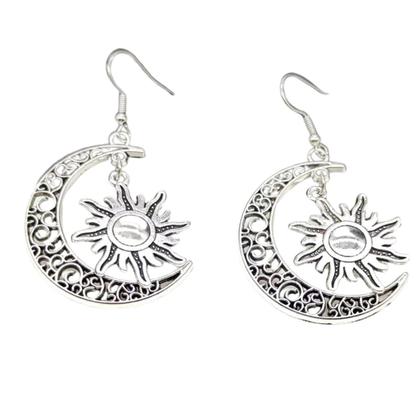 Imagem de Brinco Prateado Lua e Sol Boho Chic Feminino Delicado Metal