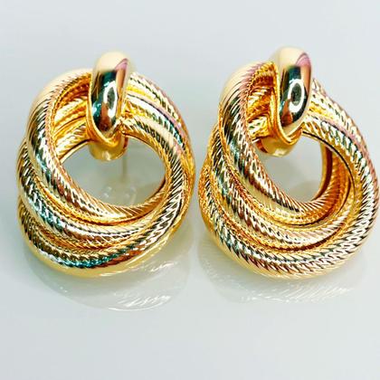 Imagem de Brincos Femininos Dourado Textura Rabo de Rato