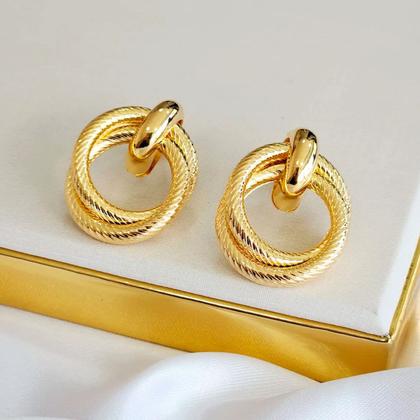 Imagem de Brincos Femininos Dourado Textura Rabo de Rato