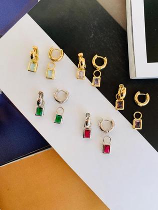 Imagem de Brincos Folheado modelo Argolinha com pedra cristal colorido