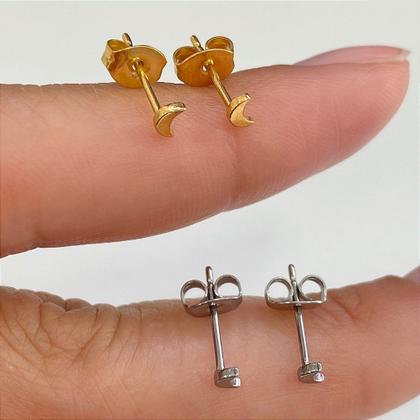 Imagem de BRINCOS TITÂNIO LUA - Par de Brincos Dourados com Fecho de Tartaruga