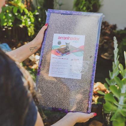 Imagem de Brinquedo Arranhador De Papelão Para Gatos Gatinhos Pets + Catnip Erva do Gato Cat Nip Relaxante 100% Natural Poste Protetor Sofá Cama Cortina Petlon