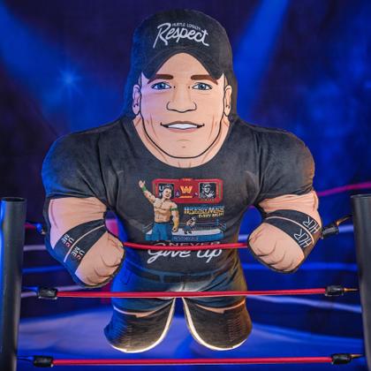 Imagem de Brinquedo de pelúcia Bleacher Creatures WWE John Cena 24 polegadas