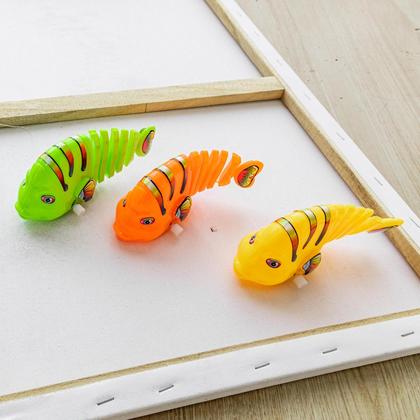 Imagem de Brinquedo de plástico Wind Up Wiggle Fish para cães e gatos (3 unidades)