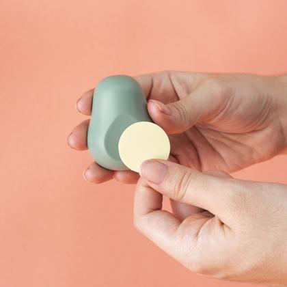 Imagem de Brinquedo interativo com catnip em formato de abacate para gatos pet - Oikos Animal