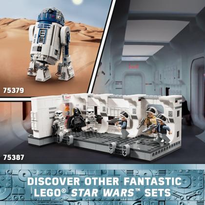 Imagem de Brinquedo LEGO Star Wars Boarding The Tantive IV 75387 com boneco