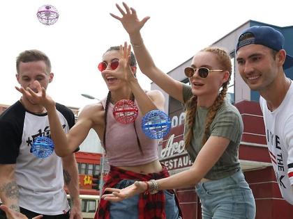 Imagem de Brinquedos de Bola Voadora, Globe Shape Magic Controller Mini Drone Flying Toy (Vermelho)