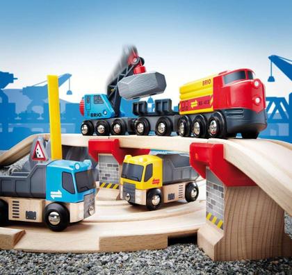 Imagem de BRIO World 33210 - Conjunto de Carregamento Ferroviário e Rodoviário - Conjunto de Trem de Brinquedo de Madeira de 32 Peças para Crianças de 3 anos ou mais