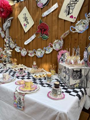 Imagem de Bule suspenso Bunting Talking Tables Truly Alice 4m multicolor