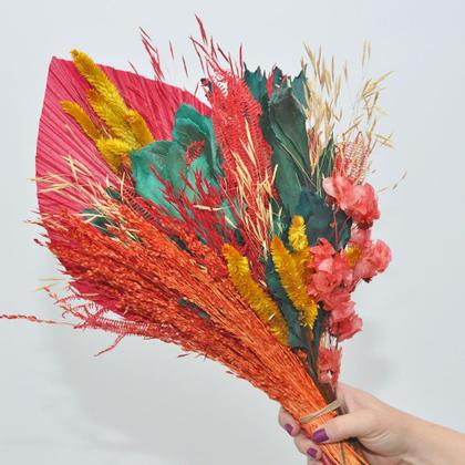 Imagem de Buquê de flores desidratadas colorido com latânea decoração