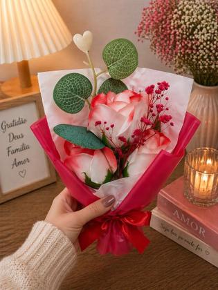 Imagem de Buquê Decorativo Com Rosa Artificial 24 cm - Vermelha