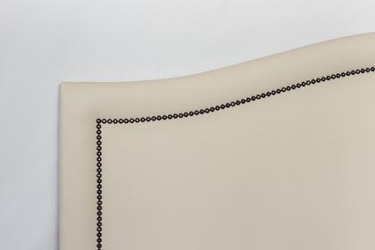 Imagem de Cabeceira King Curva Luxo 193x60 Sintético Off White - Tachas Fumê