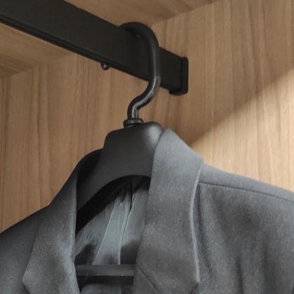 Imagem de Cabide para Camisa Social Roupa Reforçado Ombreira Preto Closet Organizador Armário