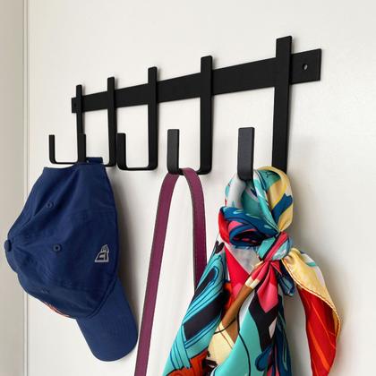 Imagem de Cabideiro de Parede com 5 Ganchos para Pendurar Roupas e Bolsas Industrial em Aço Preto