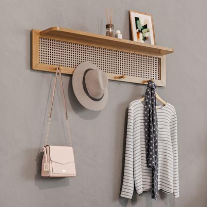 Imagem de Cabideiro Porta Bolsas Fixo de Parede em Madeira Maciça Com 4 Pinos Prateleira e Detalhe Rattan