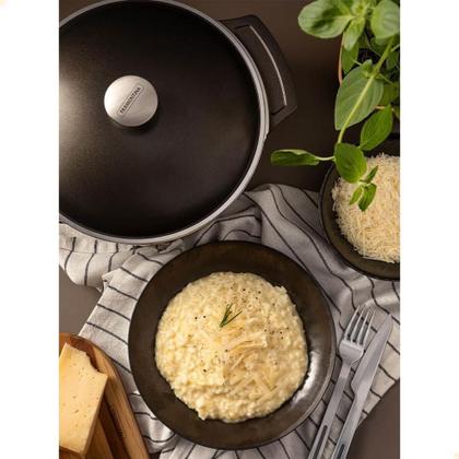 Imagem de Caçarola Tramontina Lyon Em Alumínio Revestimento Starflon Preto 30 cm 6,8L 20960030