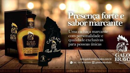 Imagem de Cachaça  amburana 750 ml,magnate, saco de veludo, canequinha porcelana 40 ml, e cx presente