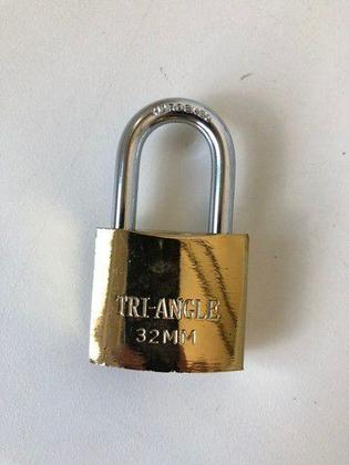 Imagem de Cadeado 32mm Com 3 Chaves Tri-Angle Dourado Malas Correntes Armários