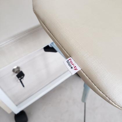 Imagem de Cadeira Cirandinha Manicure Pedicure Evolux Com Gavetas e Tampo Forty Estofado Pérola Armário Avelã