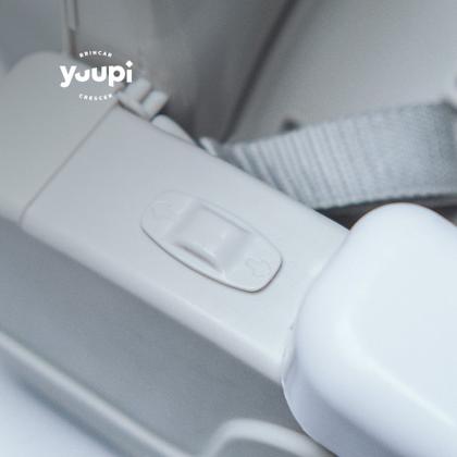 Imagem de Cadeira De Alimentação Portátil Cinza e Branca Yuupi