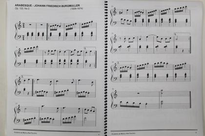 Imagem de Caderno Partituras Teclado e Piano Clássico  52 Músicas 100 pg