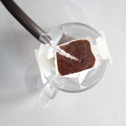 Imagem de Café em Sachê Torrado e Moído Drip Coffee 3 Corações Portinari 11g