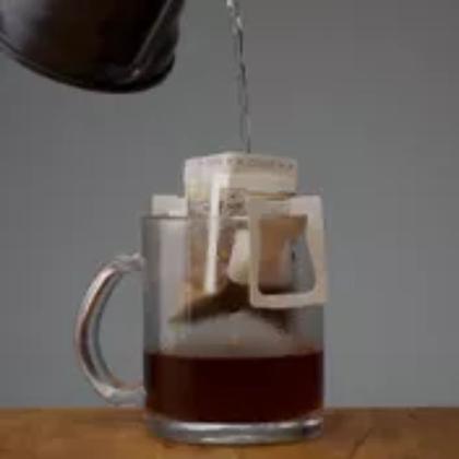 Imagem de Café em Sachê Torrado e Moído Drip Coffee 3 Corações Portinari 11g
