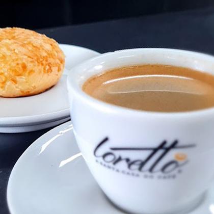 Café Torrado e Moído Arábica Gourmet Loretto 500g - Loretto Cafés Especiais Imagem de Café Torrado e Moído Arábica Gourmet Loretto 500g
