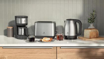 Imagem de Cafeteira Elétrica Electrolux 30 Xícaras Efficient com Jarra Inox (ECM22)