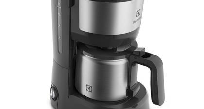 Imagem de Cafeteira Elétrica Electrolux 30 Xícaras Efficient com Jarra Inox (ECM22)