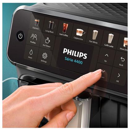 Cafeteira Espresso Superautomática LatteGo Série 4400 Philips Walita Preta com 12 Tipos de Bebidas - EP4441 Imagem de Cafeteira Espresso Superautomática LatteGo Série 4400 Philips Walita Preta com 12 Tipos de Bebidas - EP4441