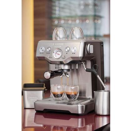 Imagem de Cafeteira Tramontina By Breville Express 1,8 Litros Em Aço Inox Prata 220V 69065012