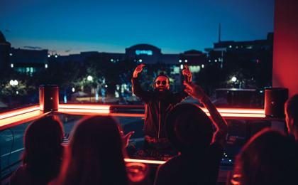 Imagem de Caixa Acústica JBL EON ONE Compact