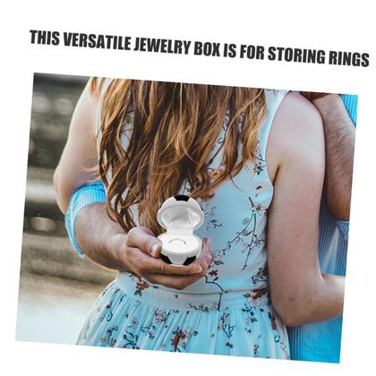 Imagem de Caixa de joias STOBAZA Football Ring Box Proposta em formato de futebol