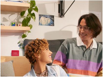 Imagem de Caixa de Som Portátil JBL GO Essential - Bluetooth - À prova DÁgua IPX7 3.1W Vermelho - JBLGOESRED