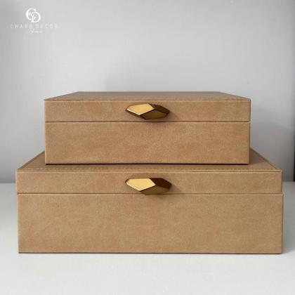 Imagem de Caixa Decorativa em MDF Revestida Em Pu Bege Com Detalhe Dourado 23x31x10cm 